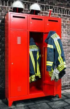 Feuerwehrschrank aus Stahl mit Zusatz-Optionen(Beispielbild): kleine Wertfachtür, große Schranktür und Fuß-Set
